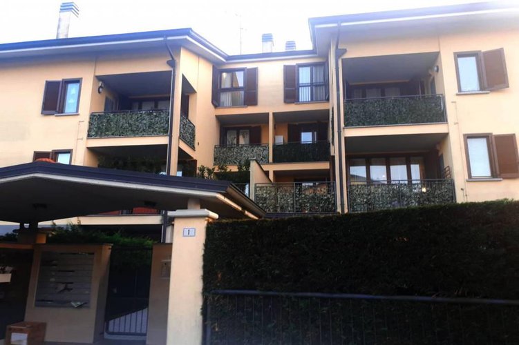 TRE LOCALI CON TERRAZZO E DOPPI SERVIZI Missaglia