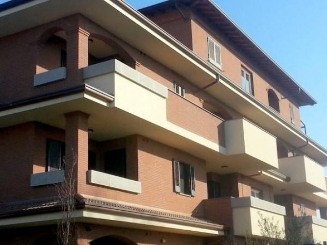 4 LOCALI CON TAVERNA, GIARDINO E INGESSO INDIPENDENTE Carugate