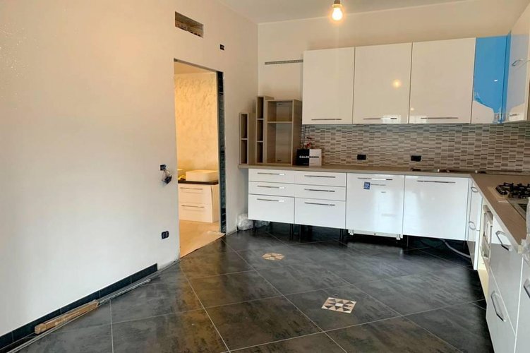 QUADRILOCALE COMPLETAMENTE RISTRUTTURATO Milano