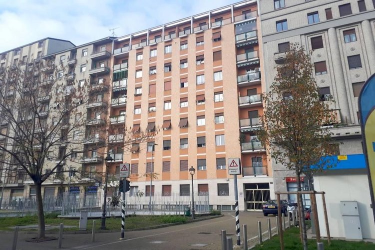 QUADRILOCALE COMPLETAMENTE RISTRUTTURATO Milano