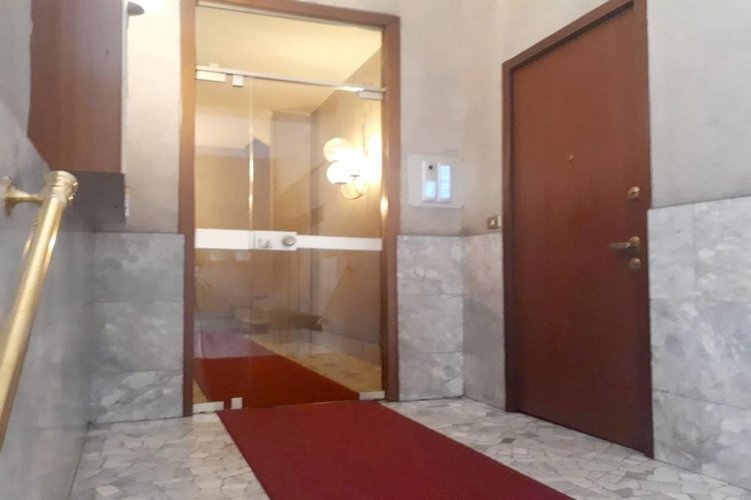 QUADRILOCALE COMPLETAMENTE RISTRUTTURATO Milano