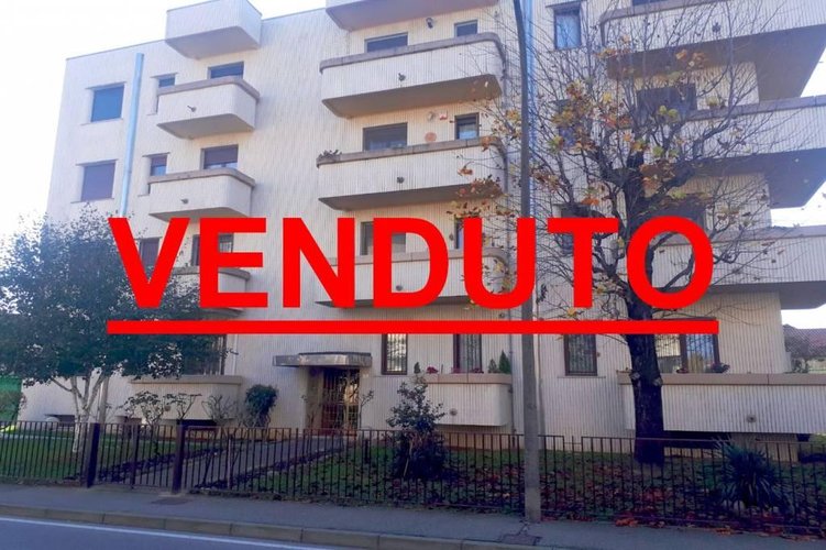 TRE LOCALI - ULTIMO PIANO!!