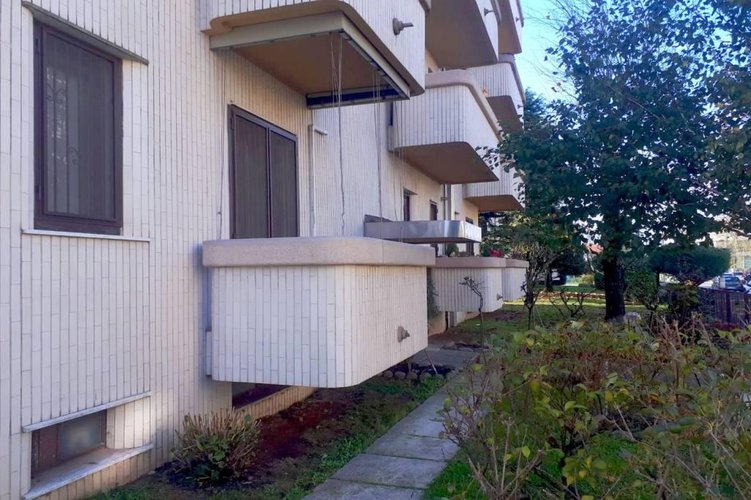 TRE LOCALI - ULTIMO PIANO!! Carugate