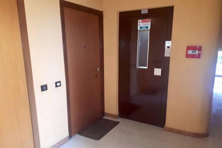 TRE LOCALI - ULTIMO PIANO!! Carugate