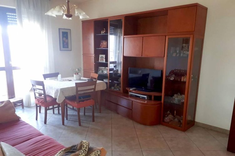 TRE LOCALI - ULTIMO PIANO!! Carugate