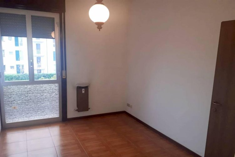 AMPIO QUATTRO LOCALI IN CENTRO PAESE Gorgonzola