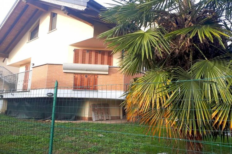 VILLETTA TERRA-CIELO IN CONTESTO RESIDENZIALE Masate