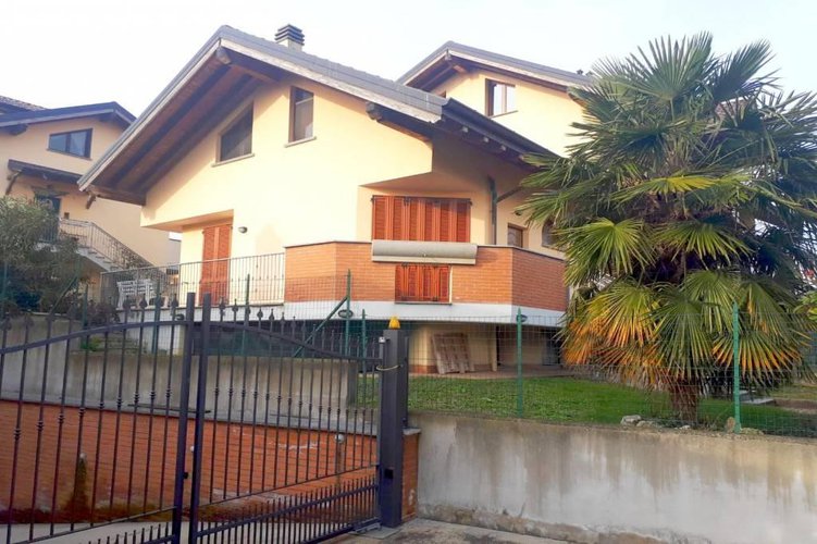 VILLETTA TERRA-CIELO IN CONTESTO RESIDENZIALE Masate