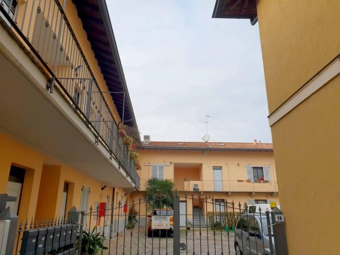 BILOCALE SU DUE LIVELLI Masate