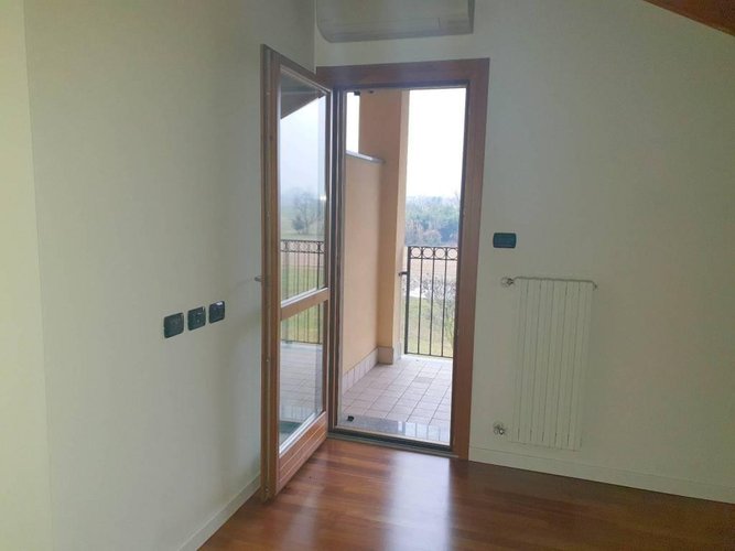 TRE LOCALI DUPLEX CON VISTA PANORAMICA Gessate