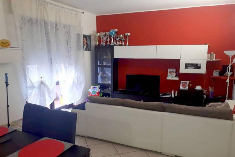 TRE LOCALI ULTIMO PIANO Mezzago