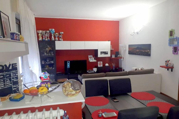 TRE LOCALI ULTIMO PIANO Mezzago