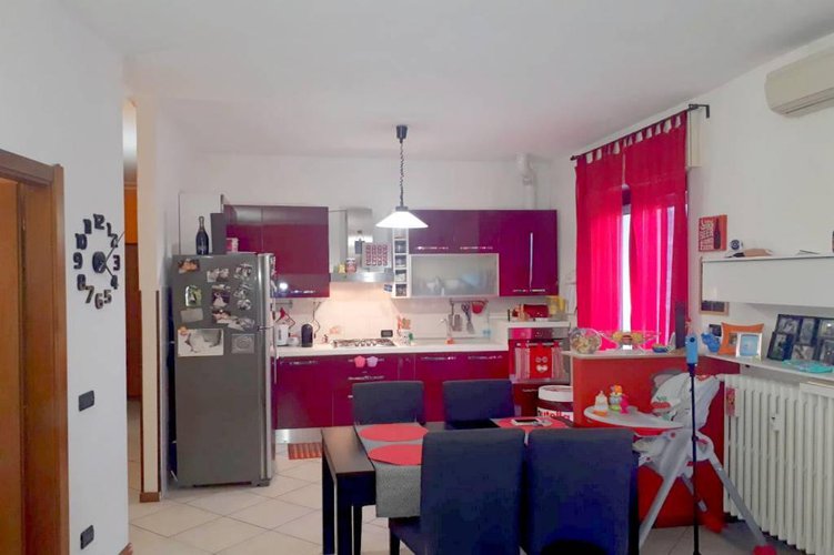 TRE LOCALI ULTIMO PIANO Mezzago