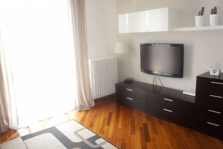 TRE LOCALI IN CENTRO PAESE Carugate