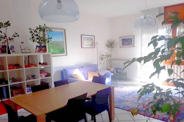 TRE LOCALI CON CUCINA ABITABILE