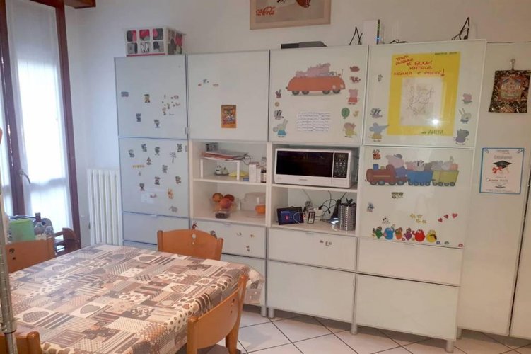 TRE LOCALI CON CUCINA ABITABILE Carugate