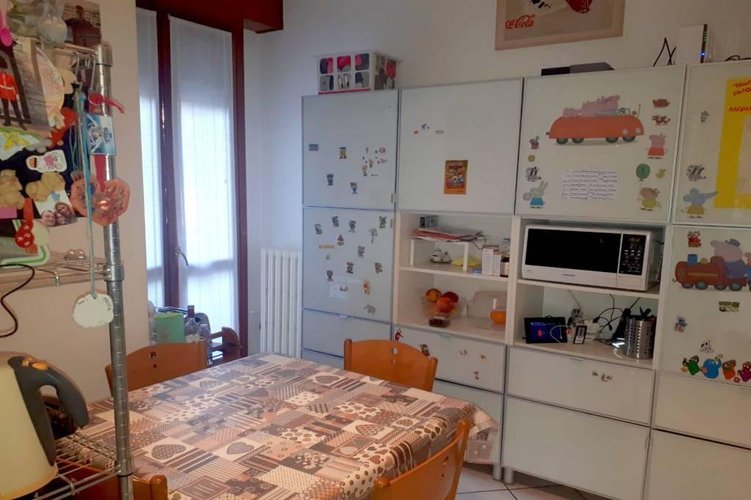 TRE LOCALI CON CUCINA ABITABILE Carugate