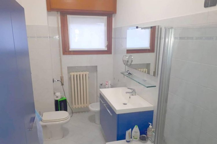 TRE LOCALI CON CUCINA ABITABILE Carugate