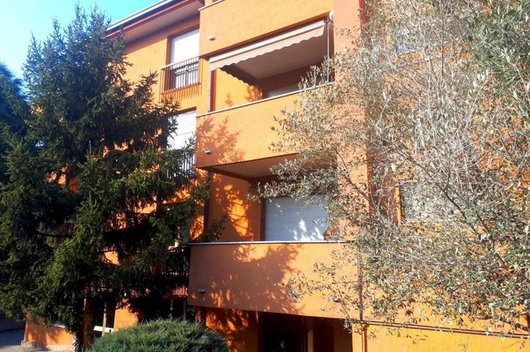 TRE LOCALI CON CUCINA ABITABILE Carugate