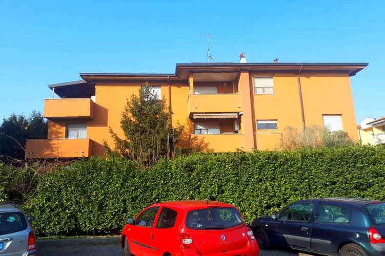 TRE LOCALI CON CUCINA ABITABILE Carugate