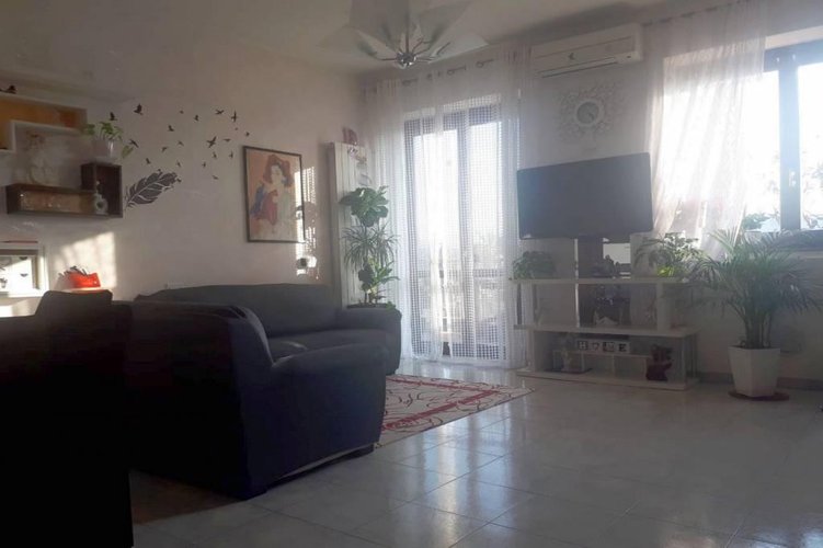 TRE LOCALI CON TERRAZZO E DOPPI SERVIZI Pozzo d'Adda