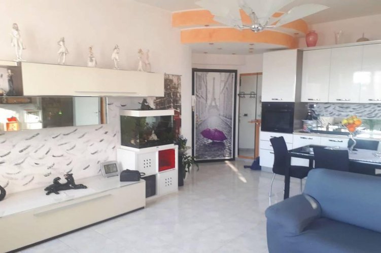 TRE LOCALI CON TERRAZZO E DOPPI SERVIZI Pozzo d'Adda