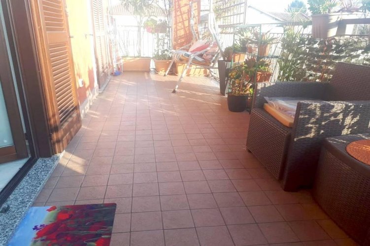 TRE LOCALI CON TERRAZZO E DOPPI SERVIZI Pozzo d'Adda