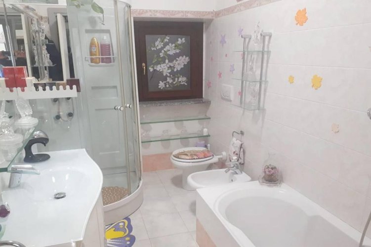 TRE LOCALI CON TERRAZZO E DOPPI SERVIZI Pozzo d'Adda