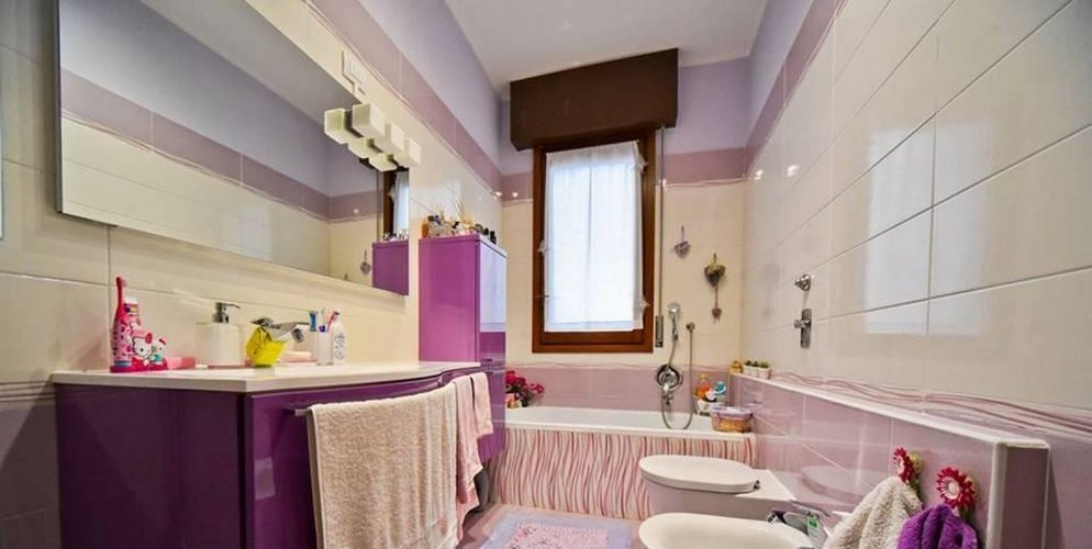 TRE LOCALI APPENA RISTRUTTURATO ULTIMO PIANO Carugate