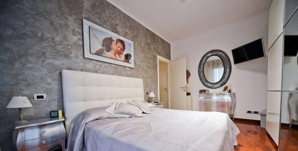 TRE LOCALI APPENA RISTRUTTURATO ULTIMO PIANO Carugate