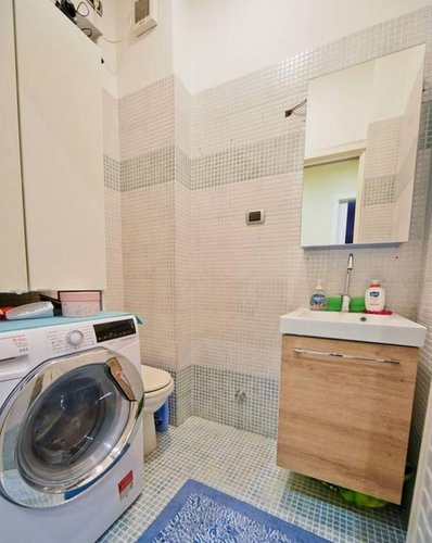 TRE LOCALI APPENA RISTRUTTURATO ULTIMO PIANO Carugate