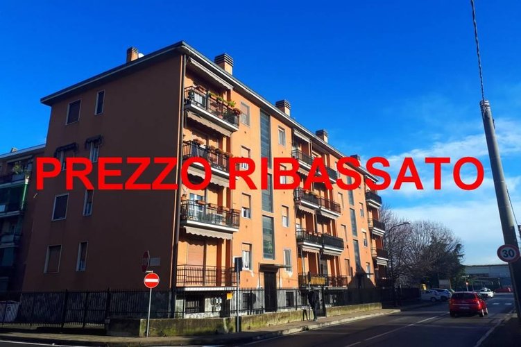 TRE LOCALI IN CENTRO PAESE Carugate