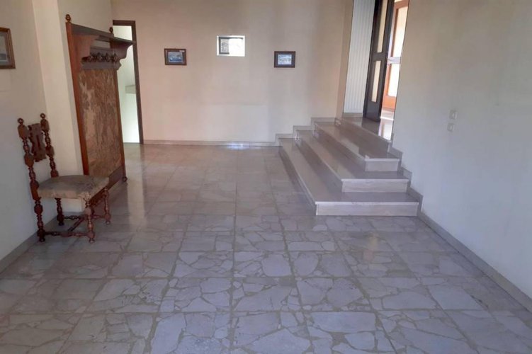 VILLA SINGOLA CON 1200 mq DI GIARDINO Gessate