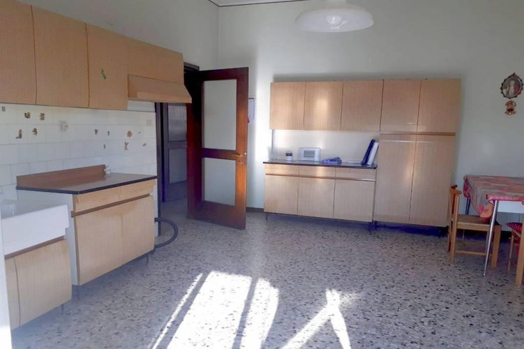 VILLA SINGOLA CON 1200 mq DI GIARDINO Gessate