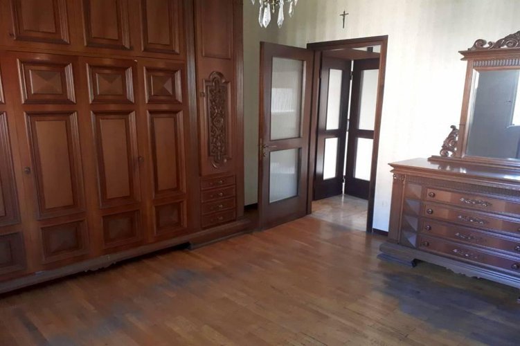 VILLA SINGOLA CON 1200 mq DI GIARDINO Gessate