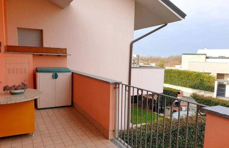 TRE LOCALI DUPLEX CON GIARDINO Masate