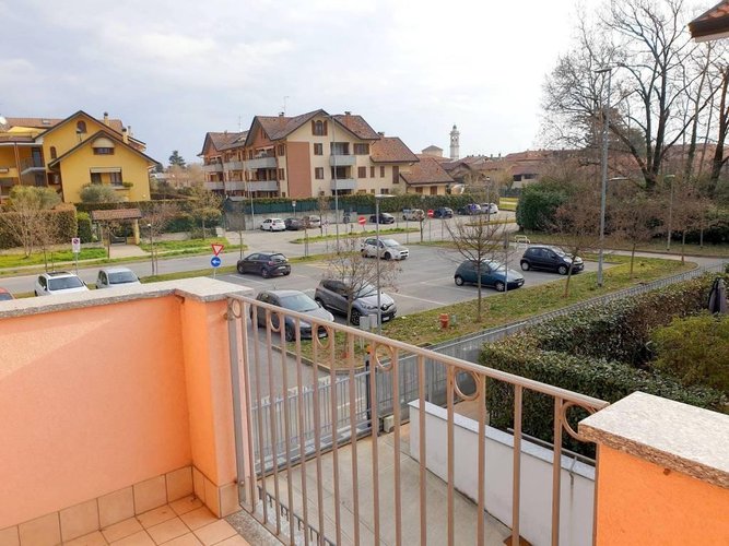 TRE LOCALI DUPLEX CON GIARDINO Masate