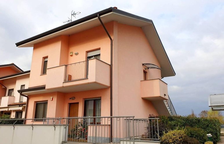 TRE LOCALI DUPLEX CON GIARDINO Masate