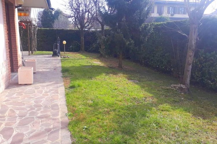 VILLA BIFAMILIARE Vaprio d'Adda