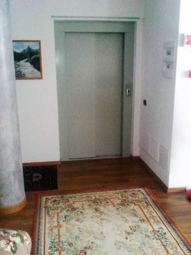 spazio commerciale in palazzina d'epoca. Olgiate Molgora