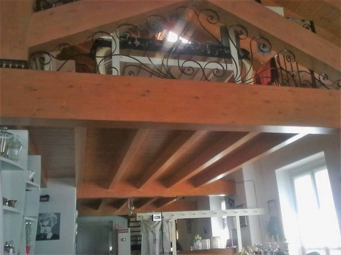 spazio commerciale in palazzina d'epoca. Olgiate Molgora