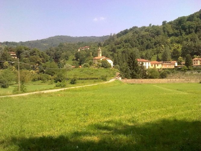 spazio commerciale in palazzina d'epoca. Olgiate Molgora