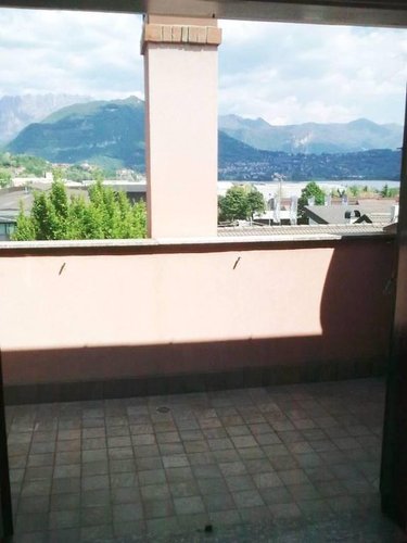 Luminoso trilocale mansardato Suello