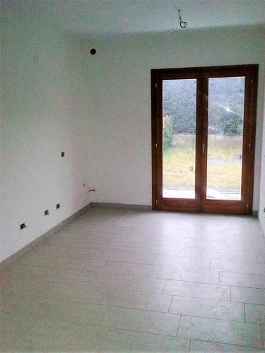 villetta a schiera immersa nel verde Valgreghentino