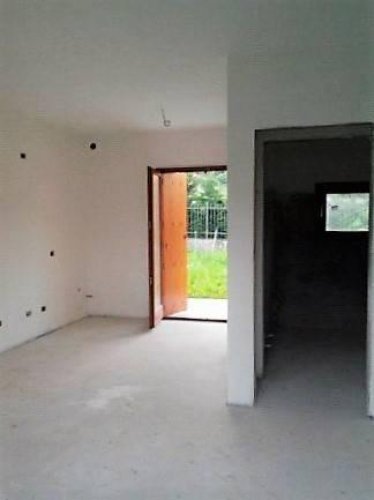 villetta a schiera immersa nel verde Valgreghentino