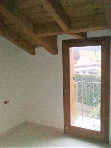 villetta a schiera immersa nel verde Valgreghentino