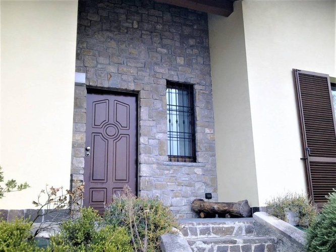 Prestigiosa villa con vista panoramica Oggiono