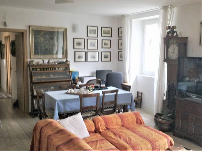 SIGNORILE E PRESTIGIOSO APPARTAMENTO Lecco