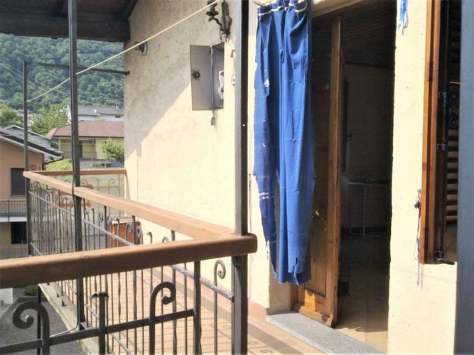 Grazioso trilocale arredato Delebio