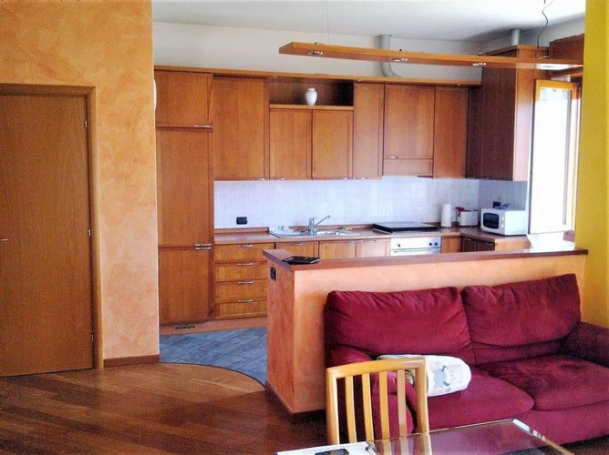 Panoramico trilocale con vista lago. Lierna